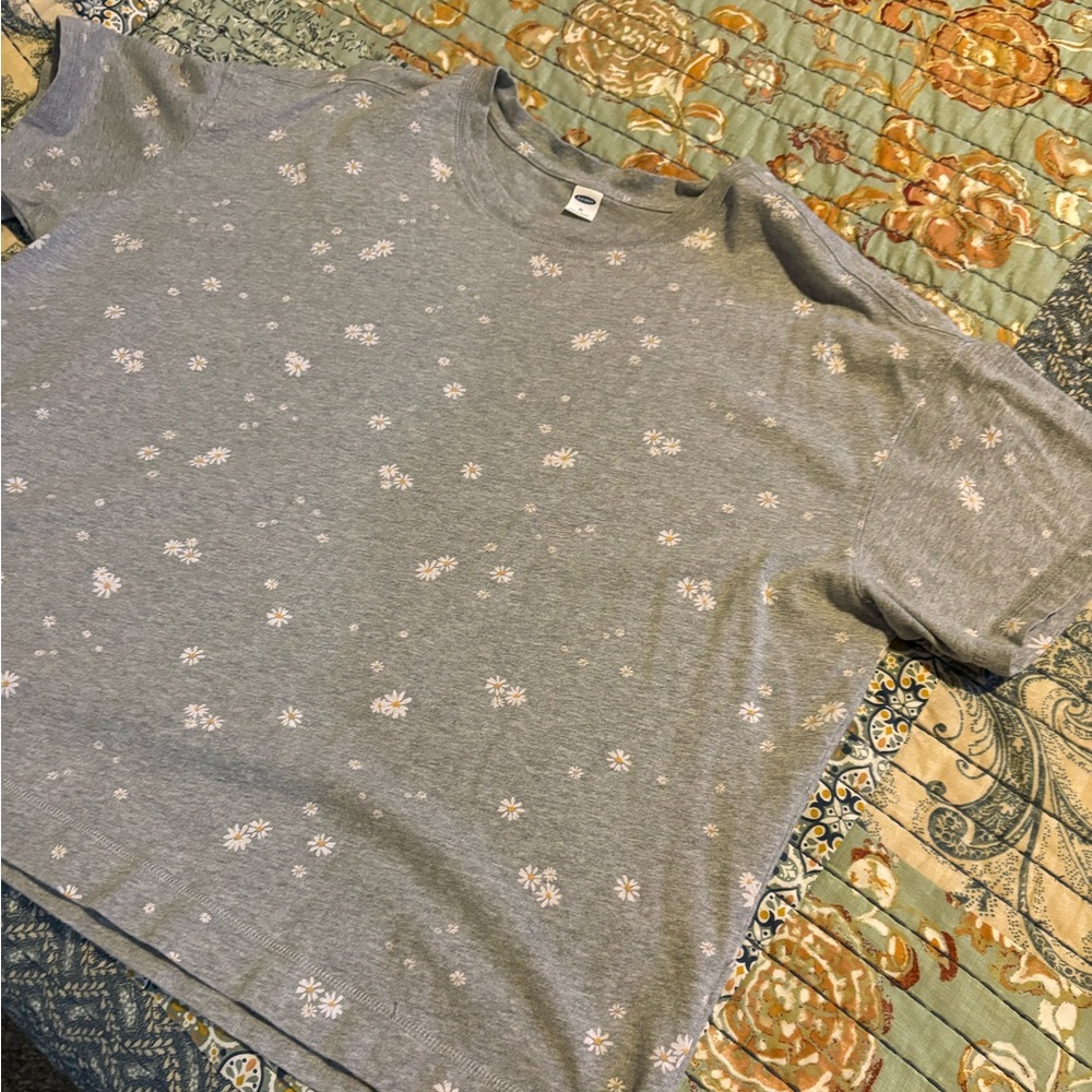 Old Navy Gray Floral Short Sleeve Tee